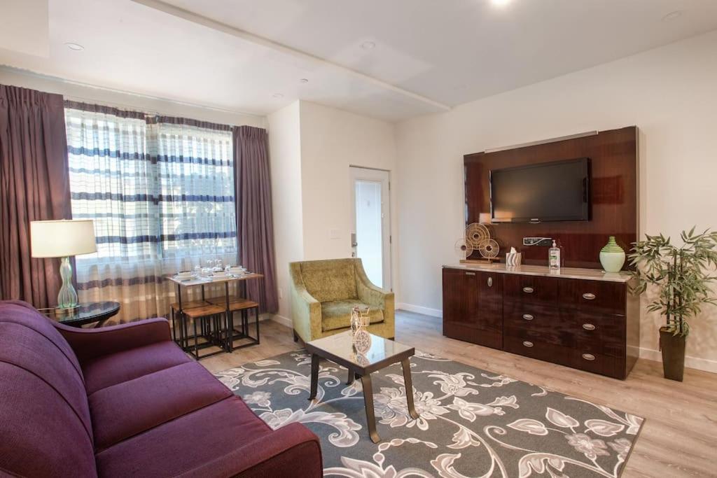 1-Bedroom With Cali King Size Bed In San Diego Ngoại thất bức ảnh