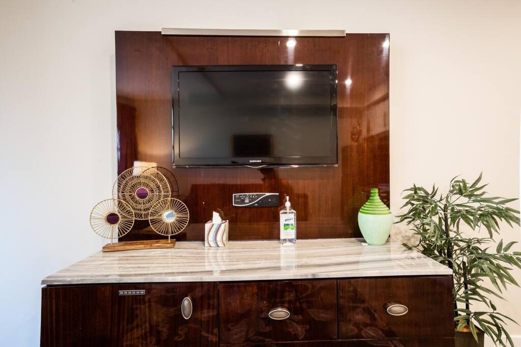 1-Bedroom With Cali King Size Bed In San Diego Ngoại thất bức ảnh