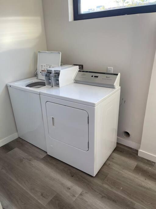 1-Bedroom With Cali King Size Bed In San Diego Ngoại thất bức ảnh