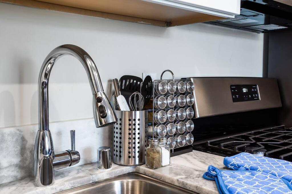 1-Bedroom With Cali King Size Bed In San Diego Ngoại thất bức ảnh