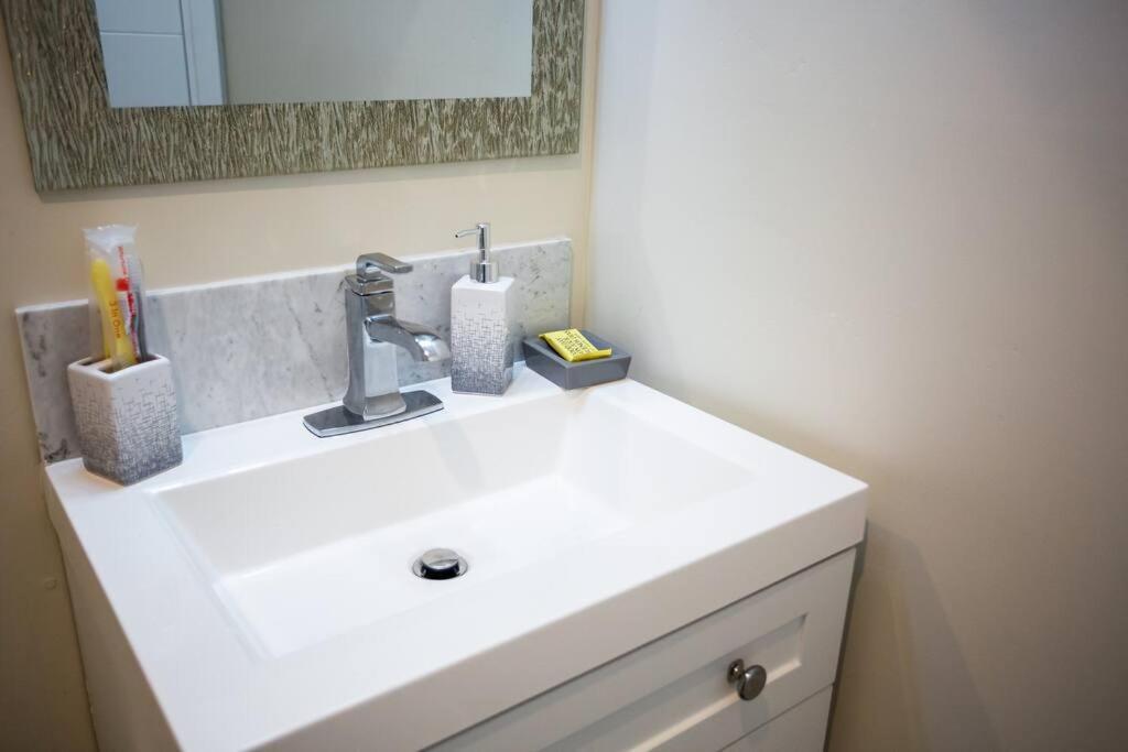 1-Bedroom With Cali King Size Bed In San Diego Ngoại thất bức ảnh