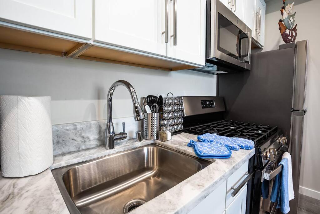 1-Bedroom With Cali King Size Bed In San Diego Ngoại thất bức ảnh